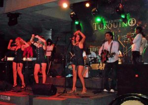 Nigh out in Havana with locals