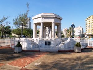 Monument in honor to the eight medicine students