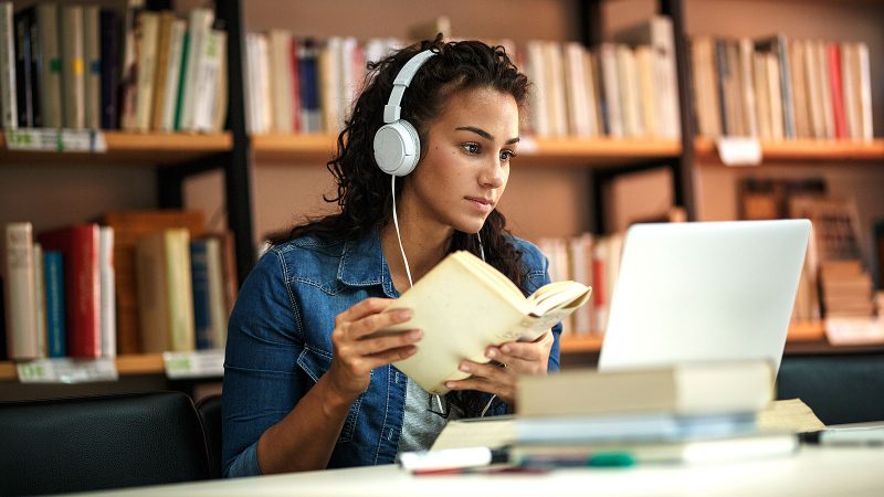 lower costs are making more students prefer online education